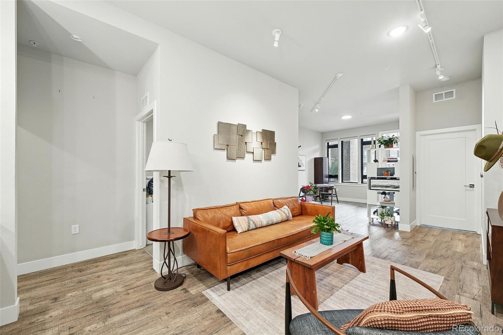 MLS Image #4 for 6619 e lowry boulevard 101,denver, Colorado