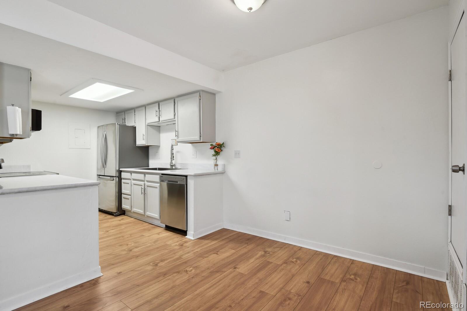 MLS Image #3 for 921 s zeno way,aurora, Colorado