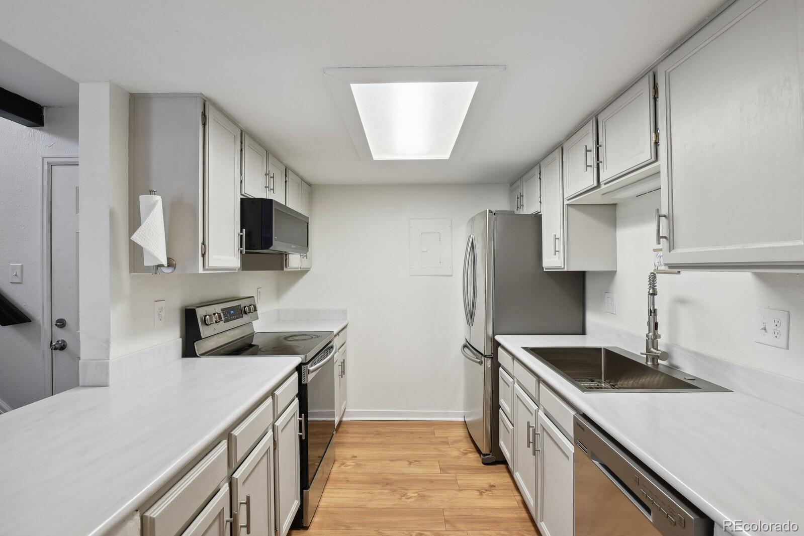 MLS Image #7 for 921 s zeno way,aurora, Colorado