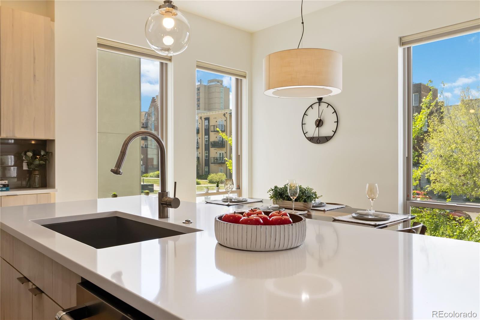 MLS Image #11 for 2409  court place,denver, Colorado