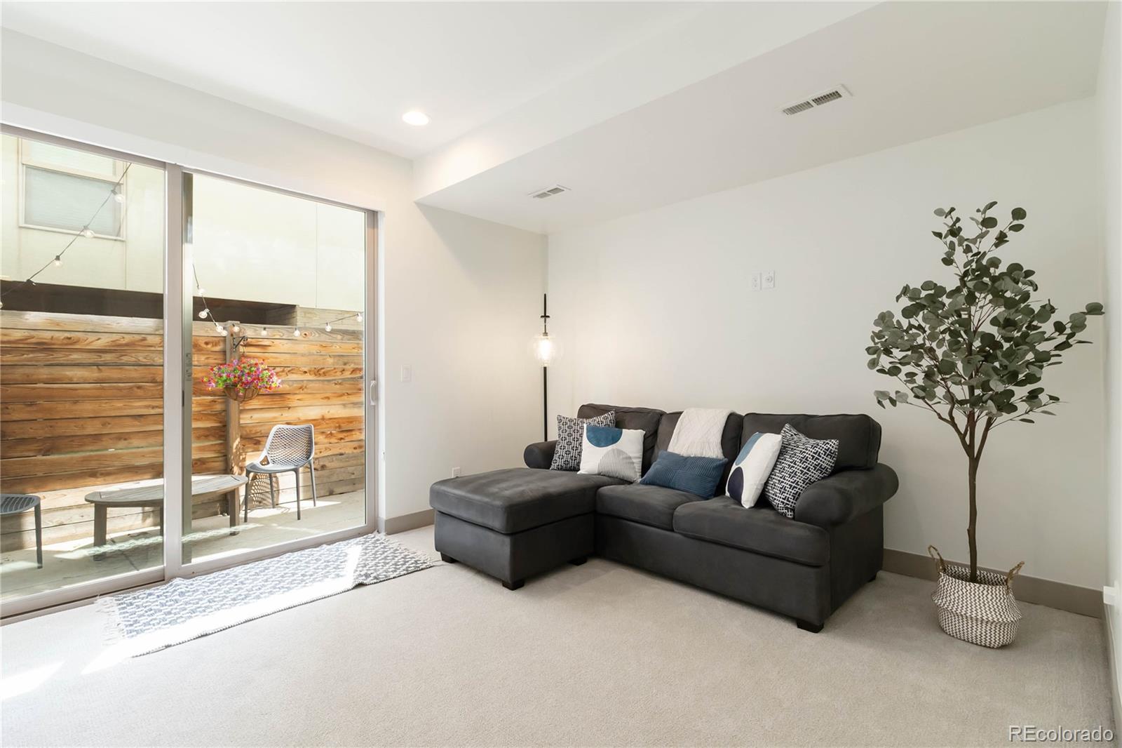 MLS Image #16 for 2409  court place,denver, Colorado