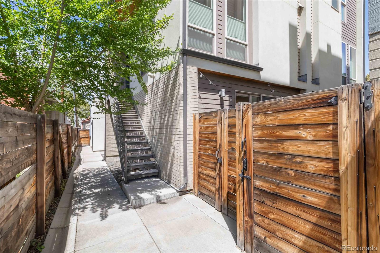 MLS Image #3 for 2409  court place,denver, Colorado