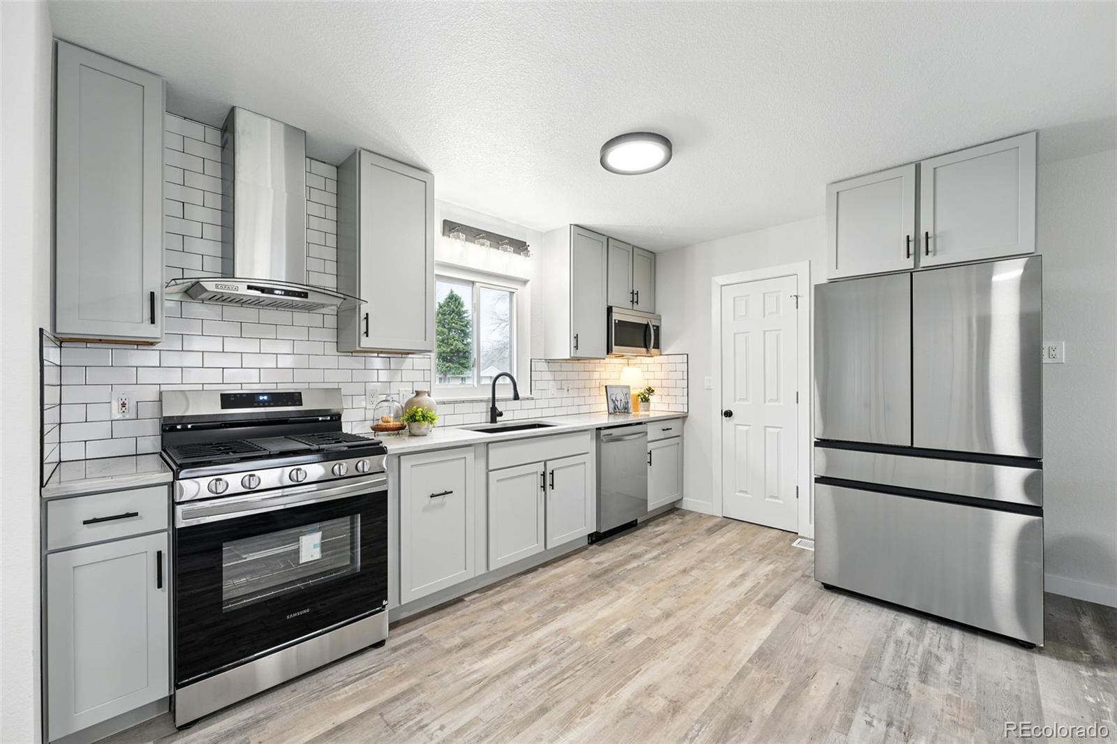 MLS Image #10 for 3342 s flamingo way,denver, Colorado