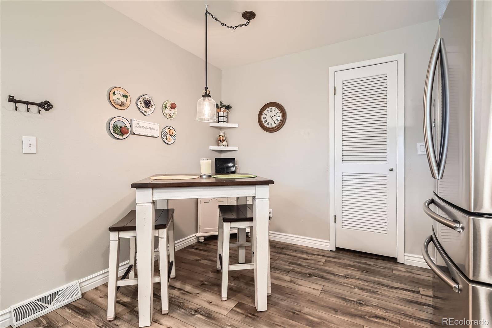 MLS Image #8 for 6238 s cherry circle,centennial, Colorado