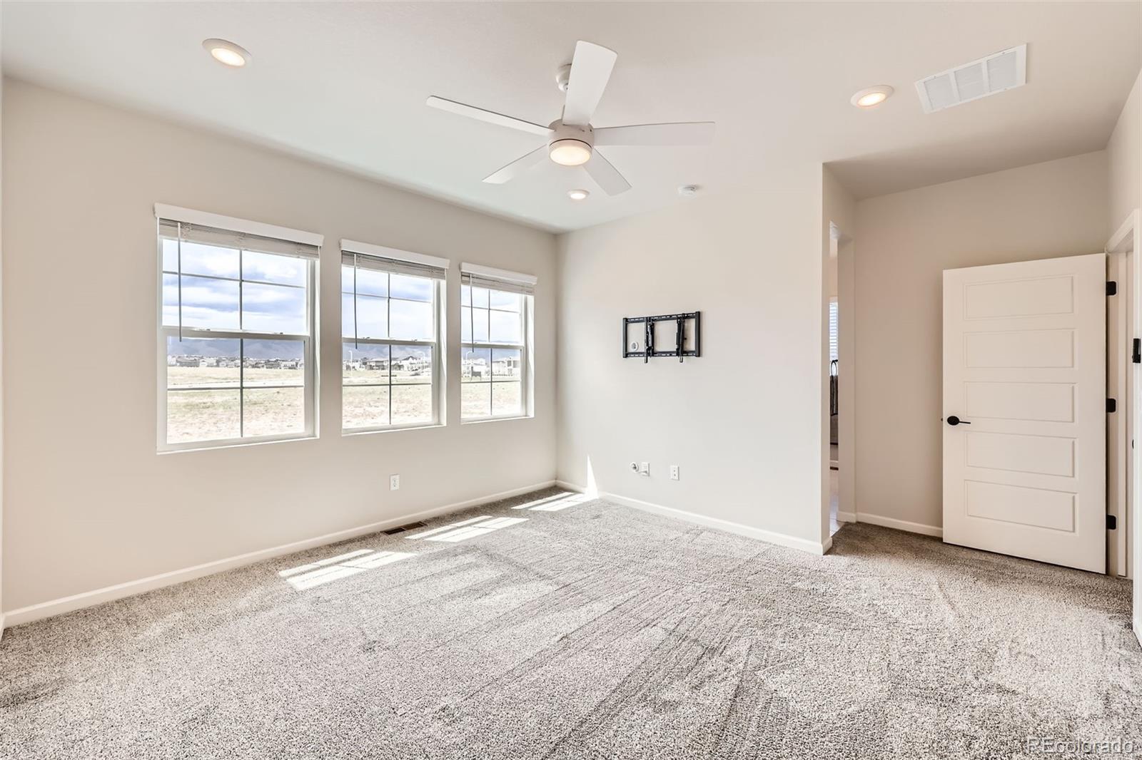 MLS Image #15 for 8822  fraser river loop,littleton, Colorado