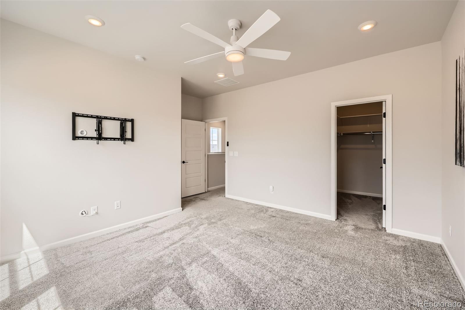 MLS Image #16 for 8822  fraser river loop,littleton, Colorado