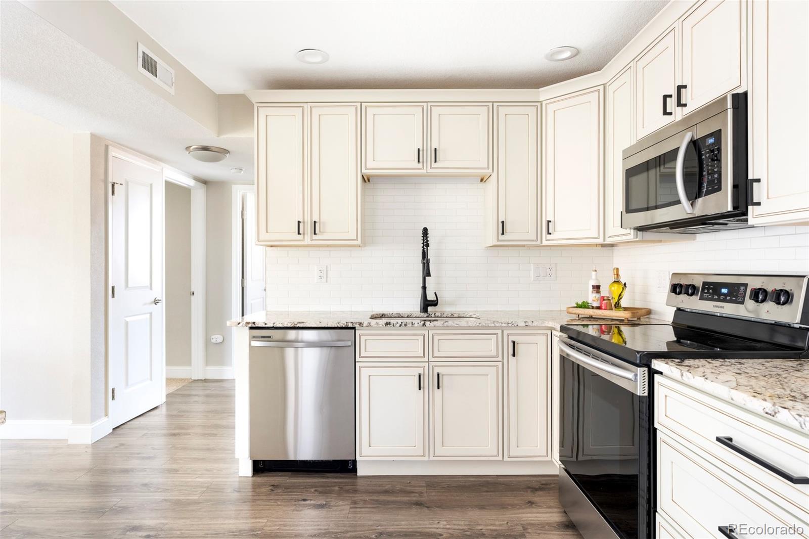 MLS Image #10 for 3025  forest street,denver, Colorado