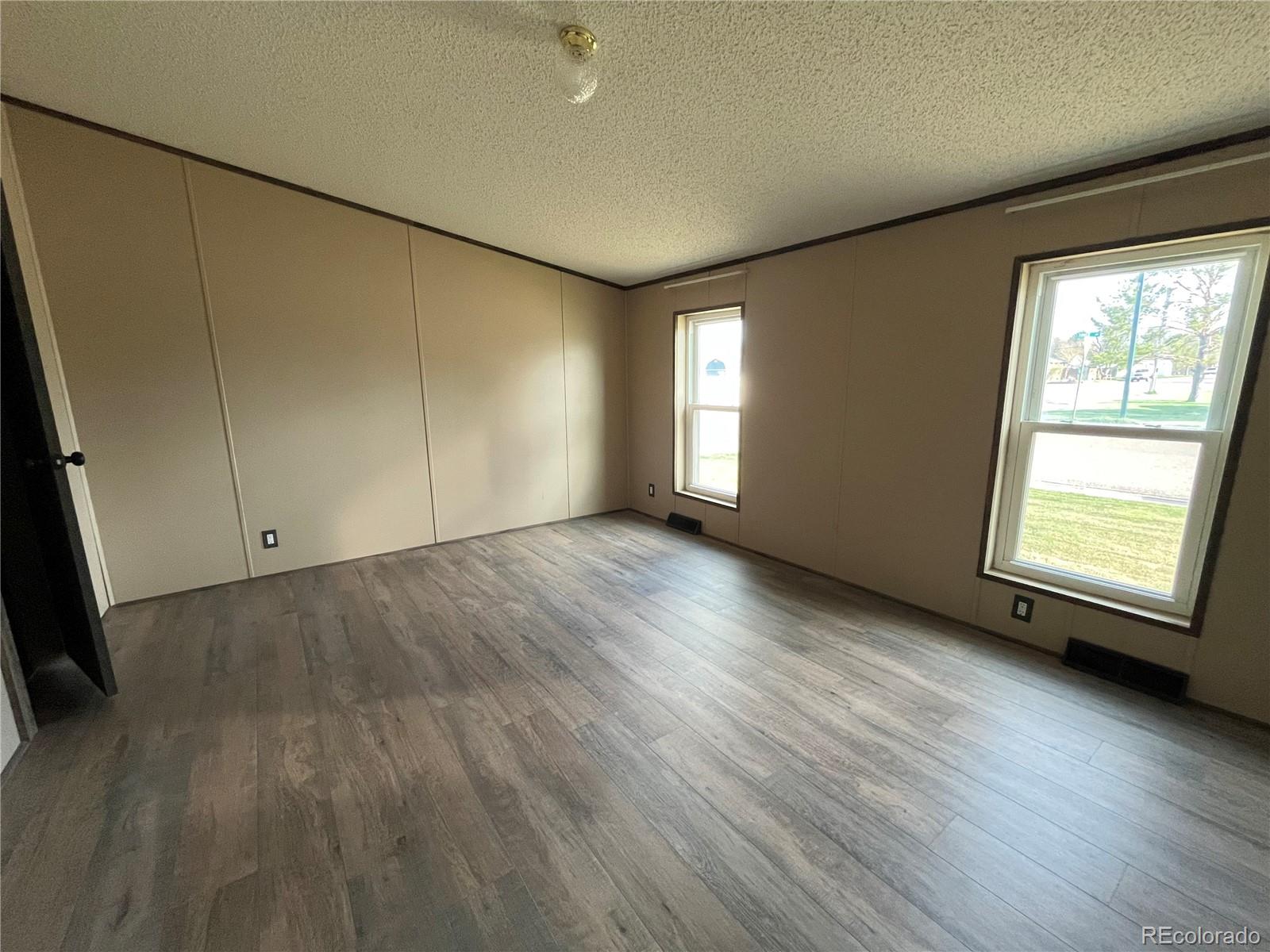 MLS Image #7 for 2314  tower avenue,burlington, Colorado