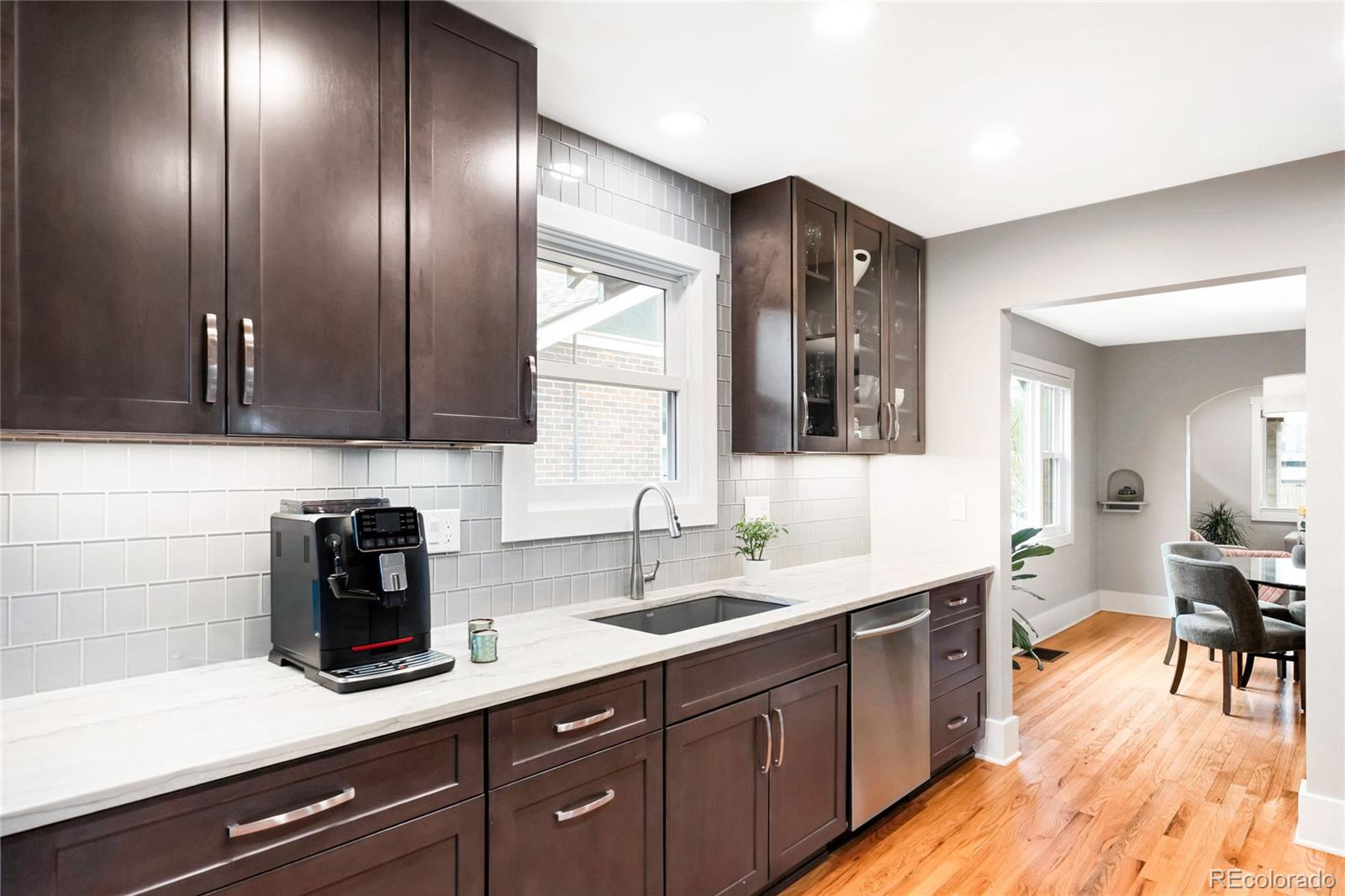 MLS Image #12 for 1918 s lincoln street,denver, Colorado