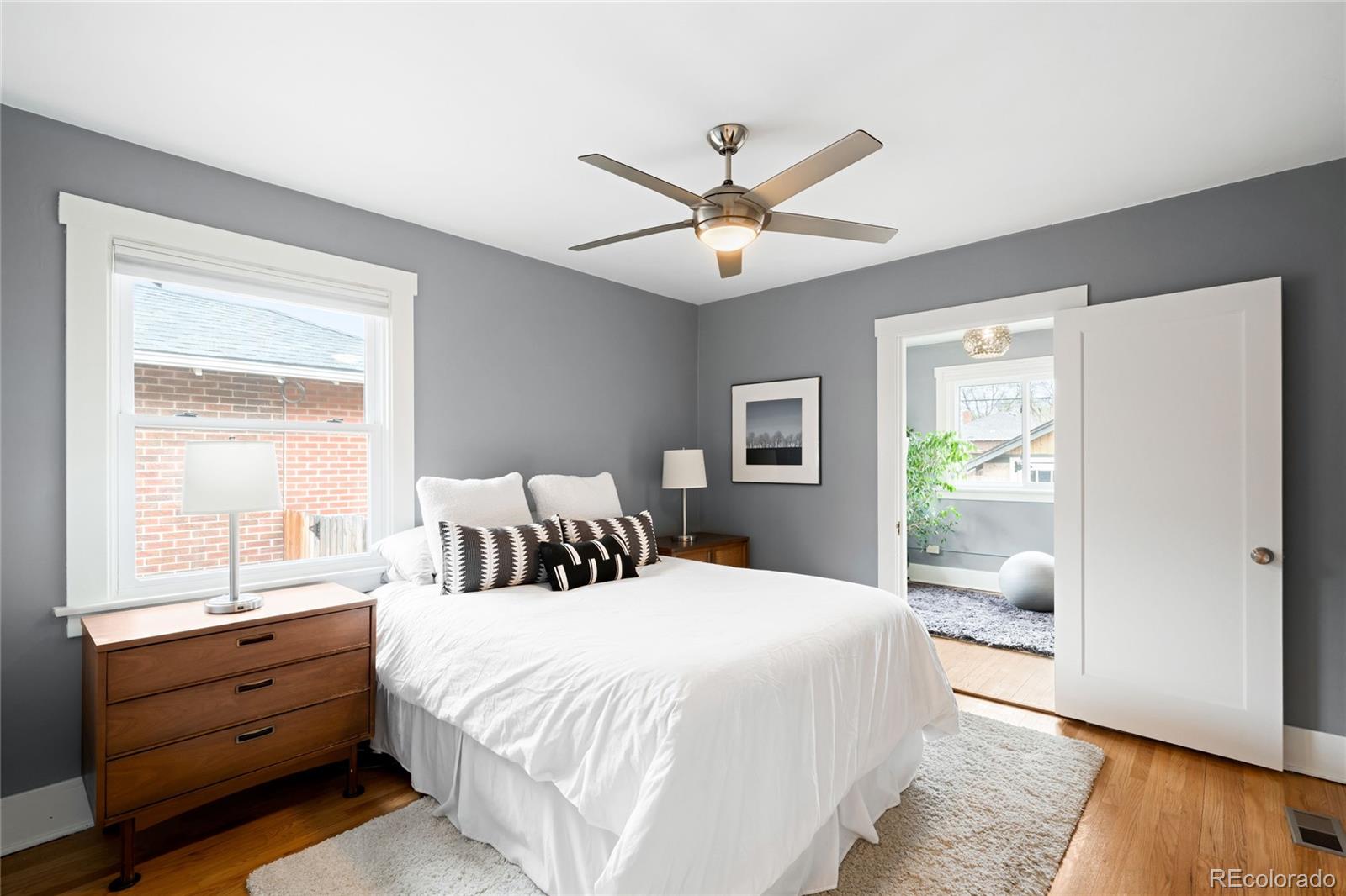 MLS Image #13 for 1918 s lincoln street,denver, Colorado