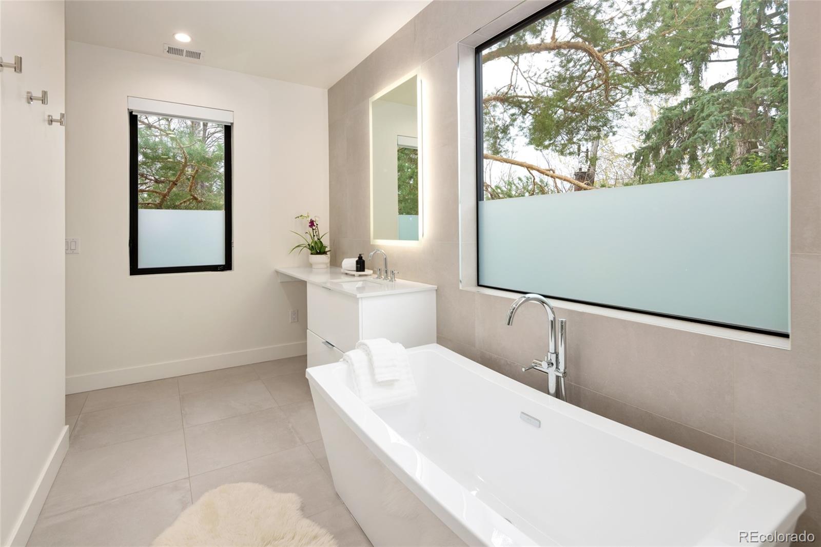 MLS Image #29 for 62  jasmine street,denver, Colorado