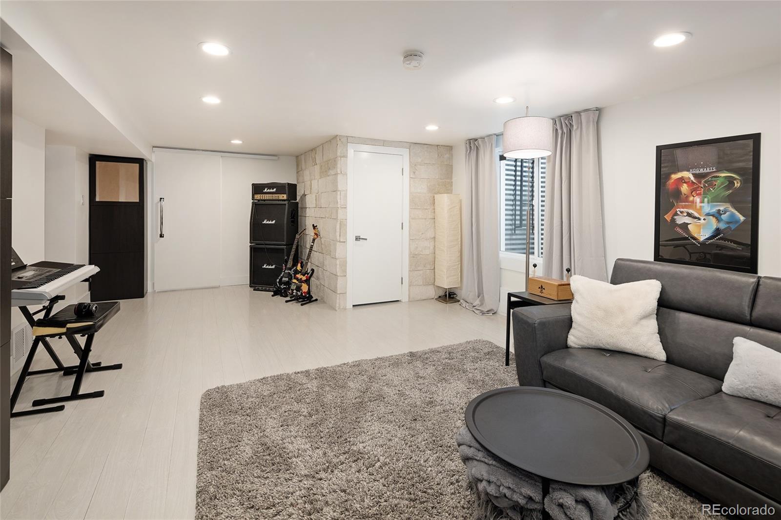 MLS Image #39 for 62  jasmine street,denver, Colorado
