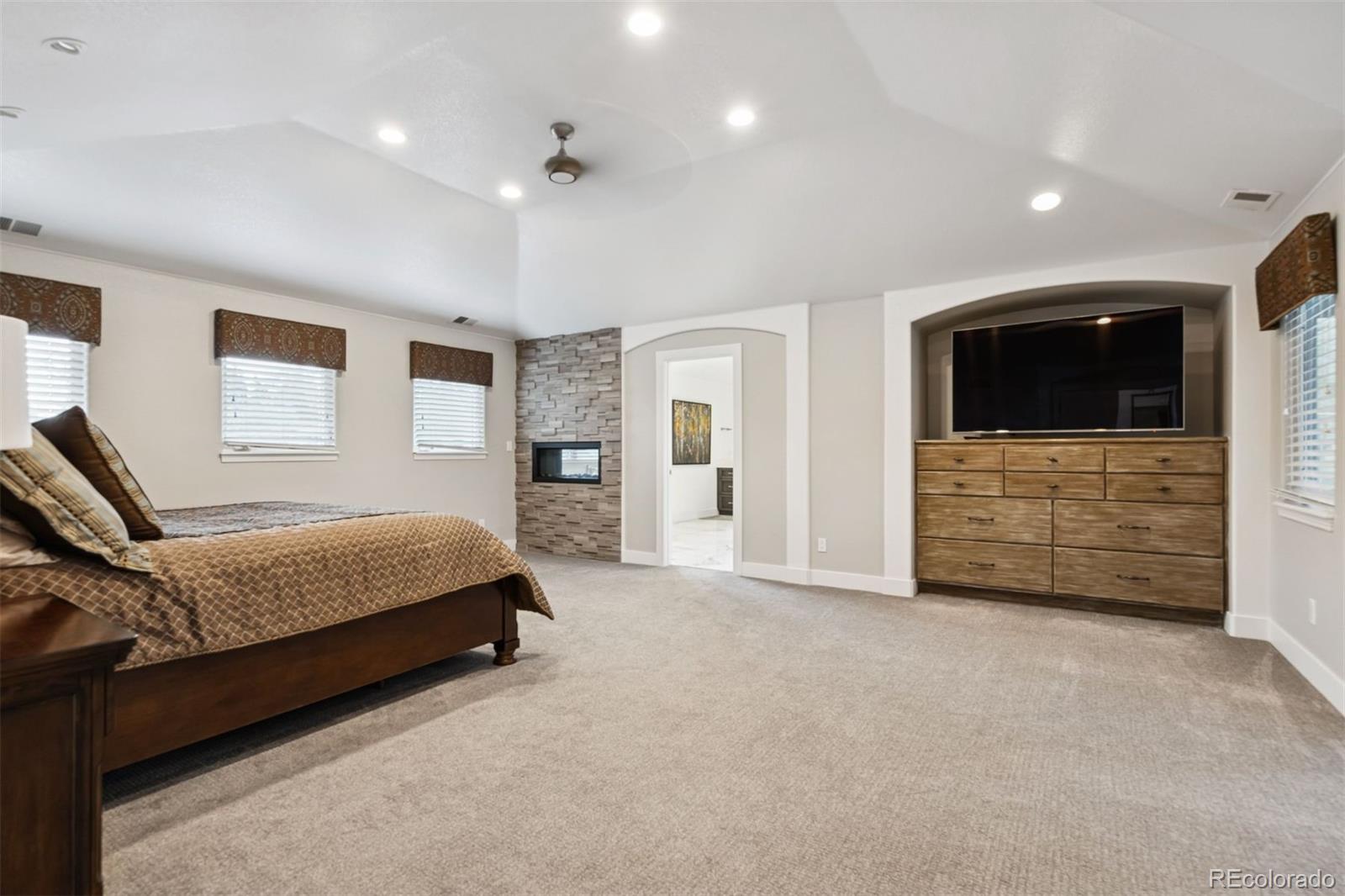 MLS Image #13 for 2500 s clayton street,denver, Colorado