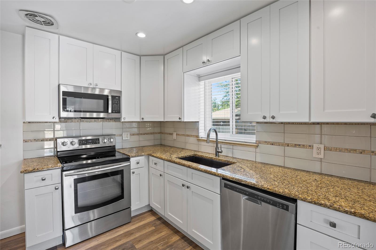 MLS Image #11 for 2582 s uno way,denver, Colorado
