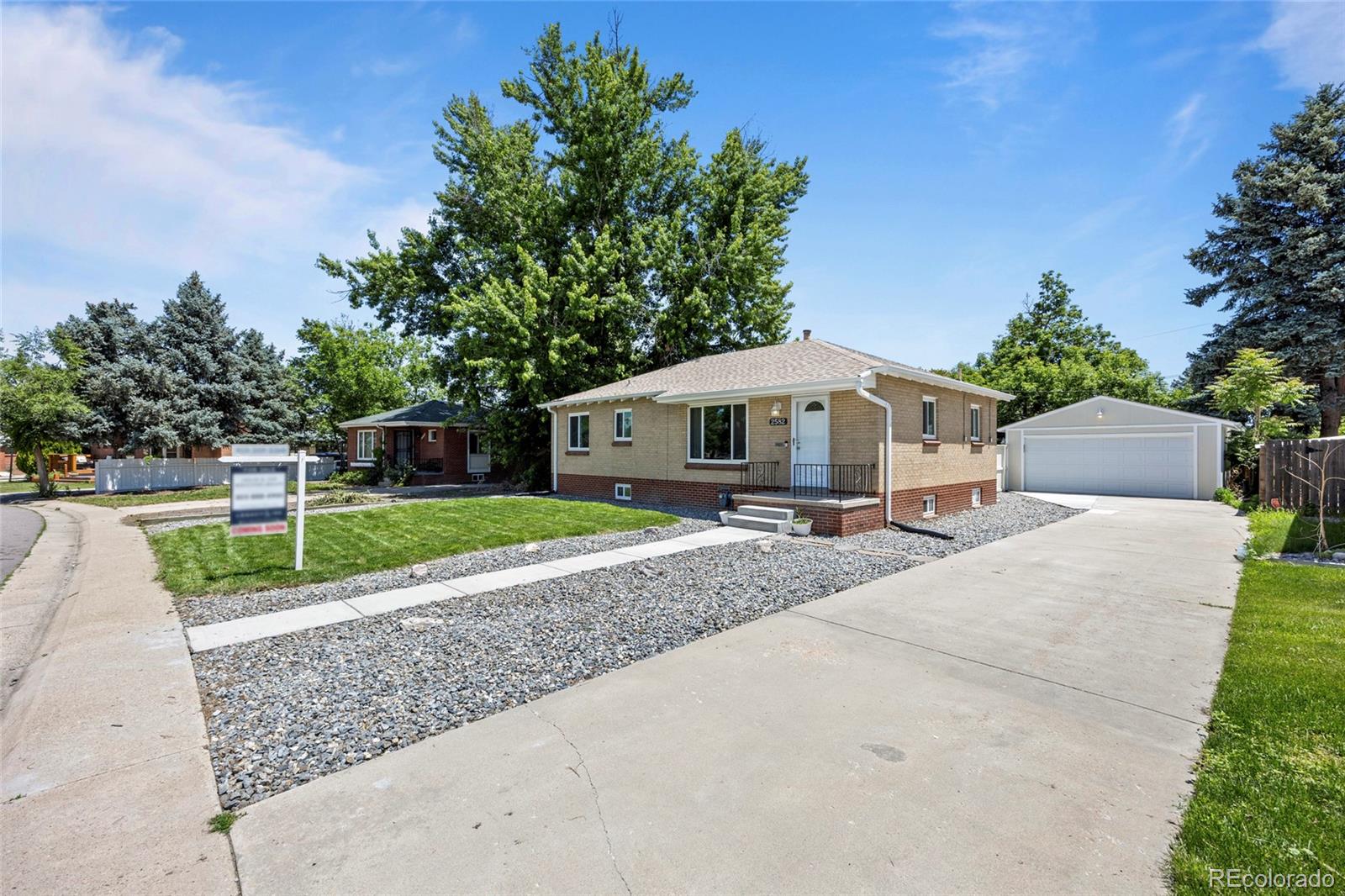 MLS Image #38 for 2582 s uno way,denver, Colorado