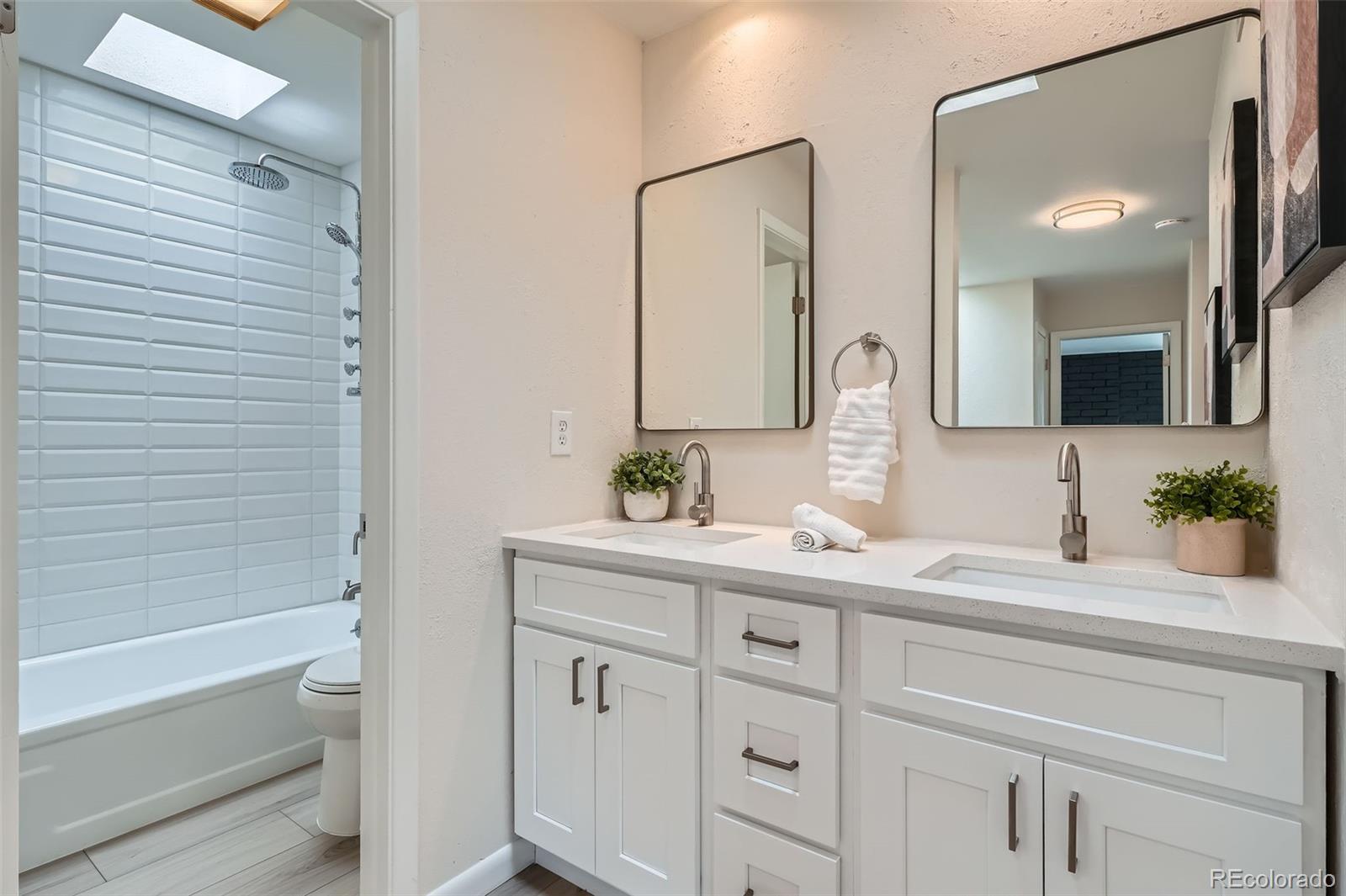 MLS Image #14 for 1251 s yosemite way,denver, Colorado