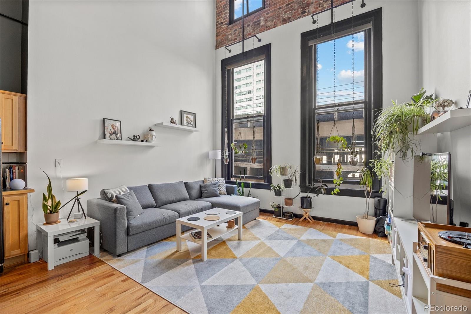 MLS Image #11 for 1555  california street,denver, Colorado