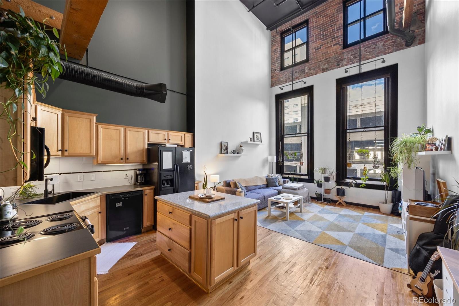 MLS Image #13 for 1555  california street,denver, Colorado