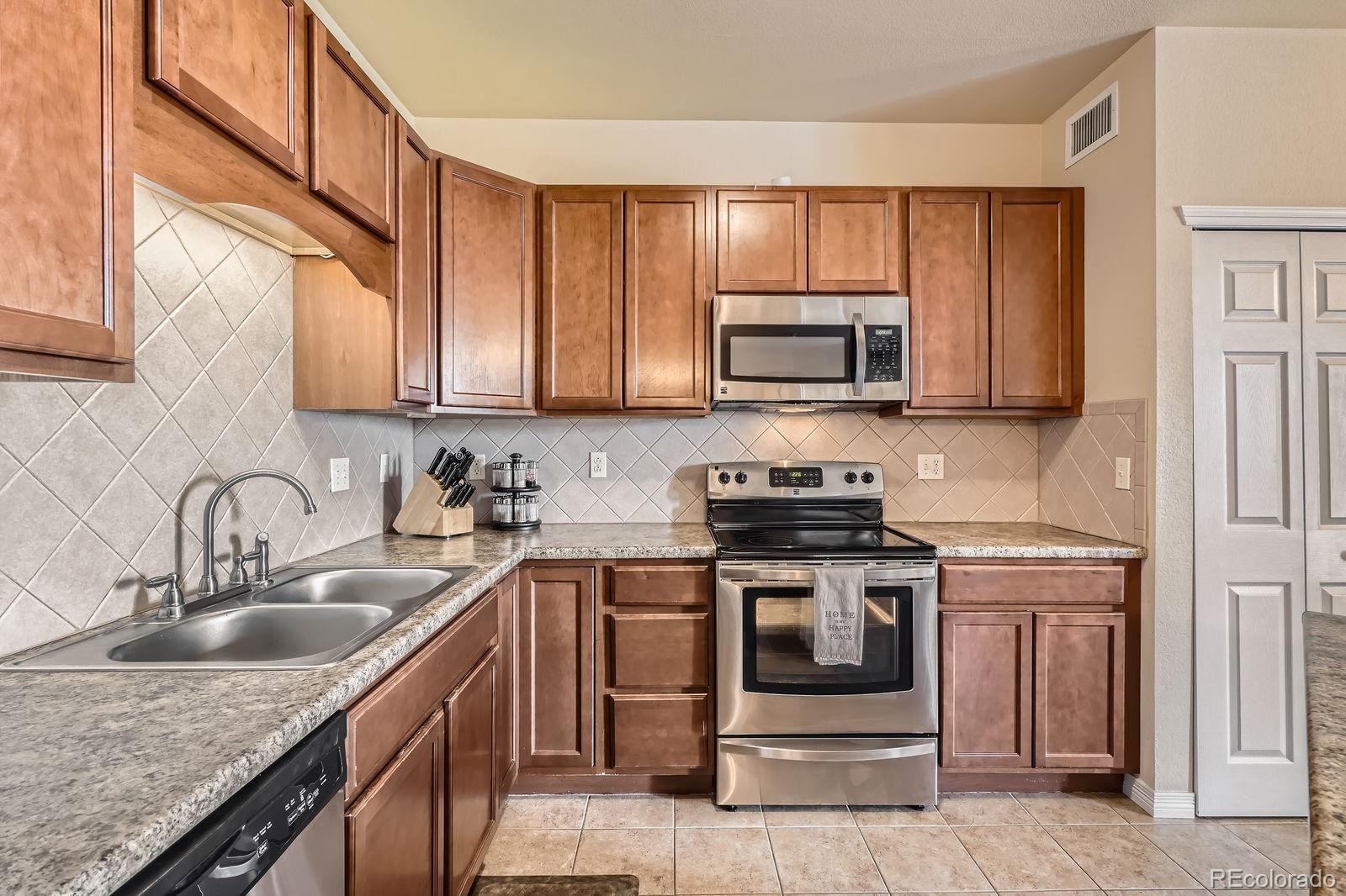MLS Image #11 for 7292 s blackhawk street,englewood, Colorado