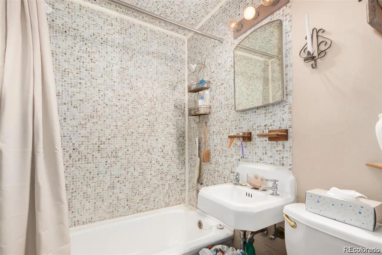 MLS Image #11 for 2227 n gilpin street,denver, Colorado