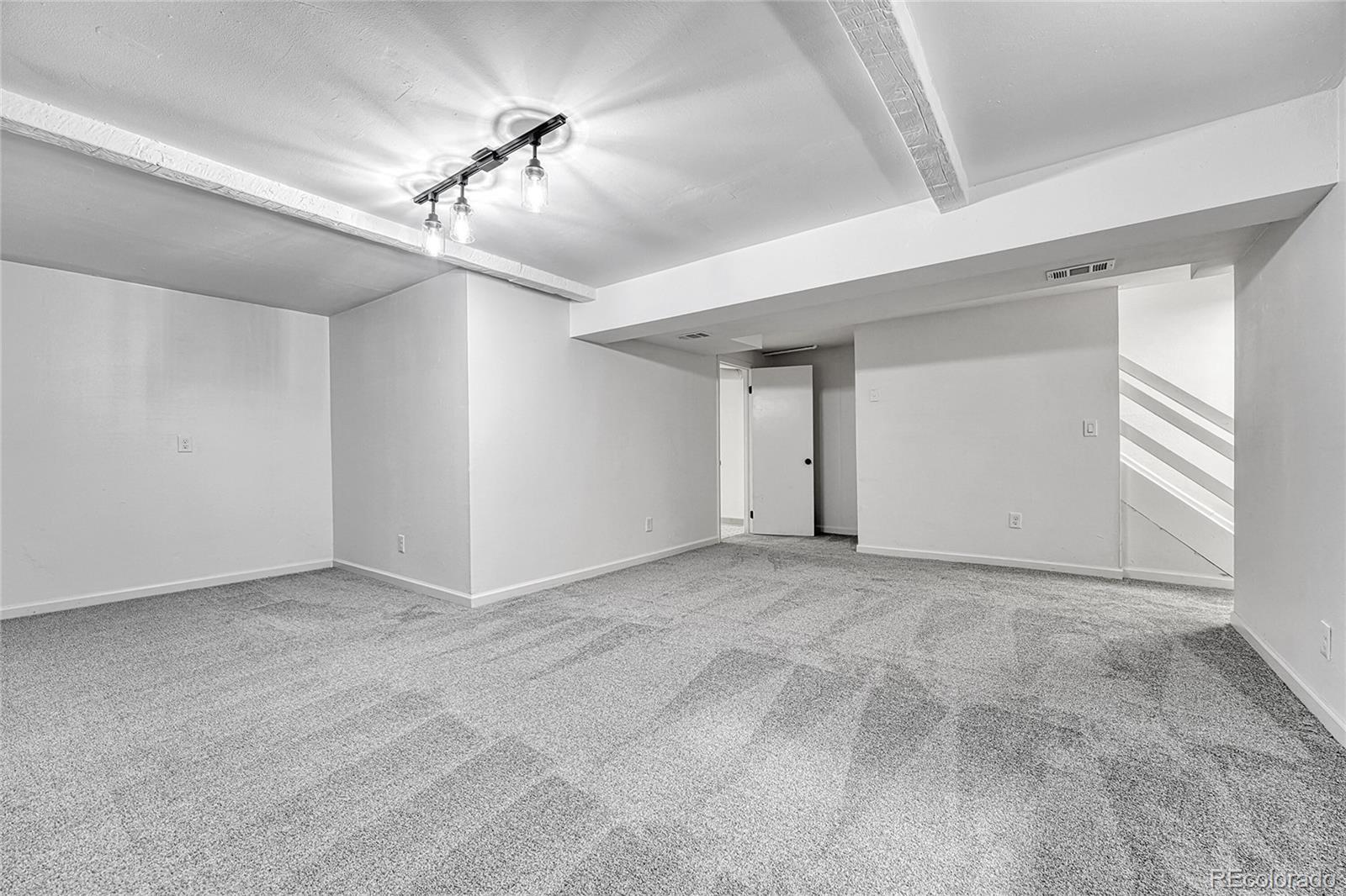 MLS Image #11 for 264 s newark circle,aurora, Colorado