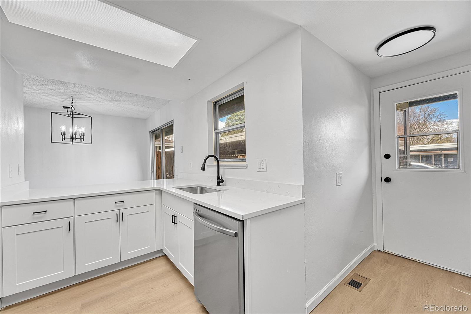 MLS Image #3 for 264 s newark circle,aurora, Colorado