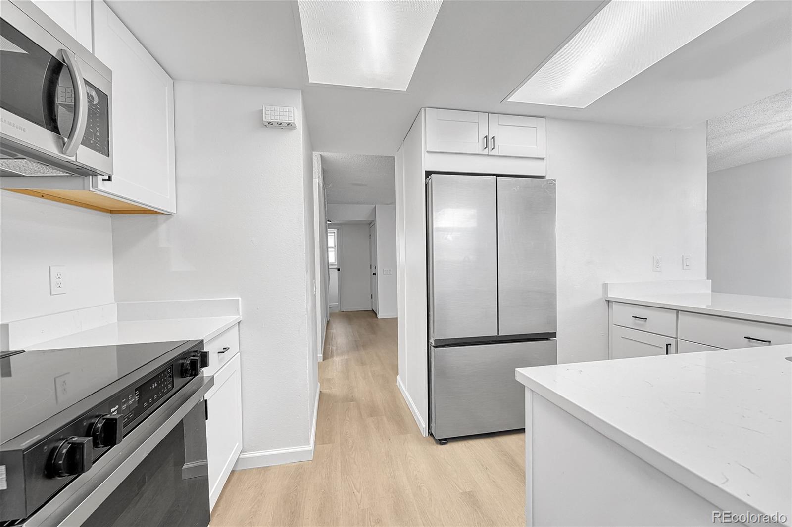 MLS Image #5 for 264 s newark circle,aurora, Colorado