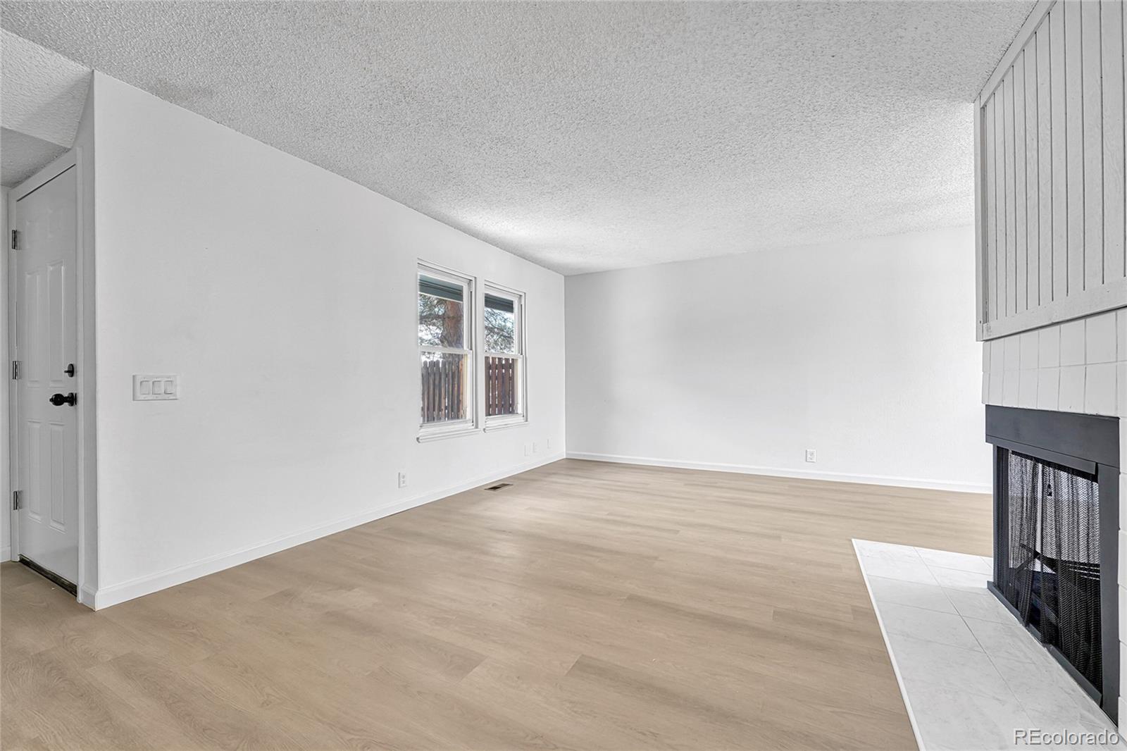 MLS Image #8 for 264 s newark circle,aurora, Colorado