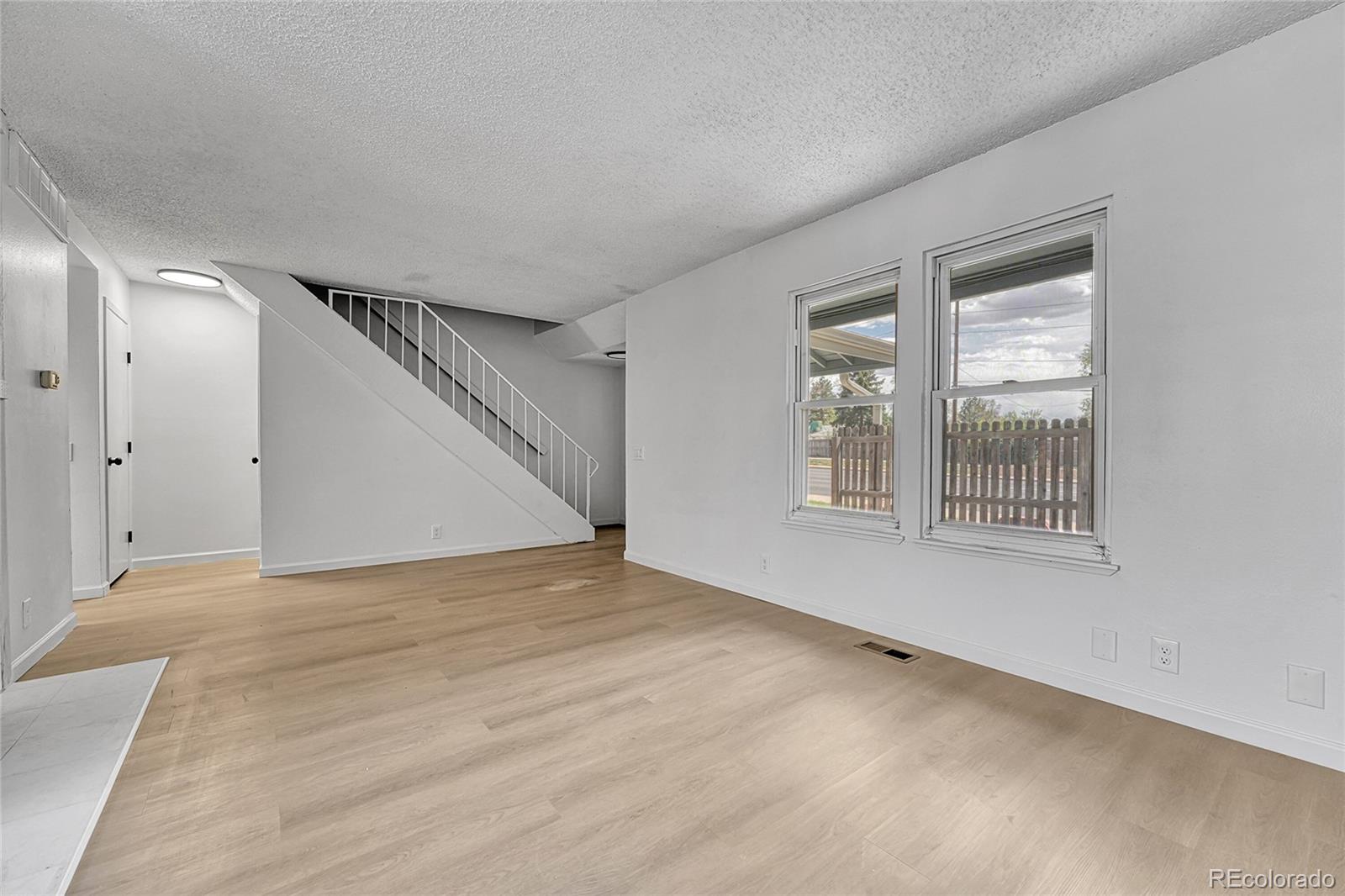 MLS Image #9 for 264 s newark circle,aurora, Colorado