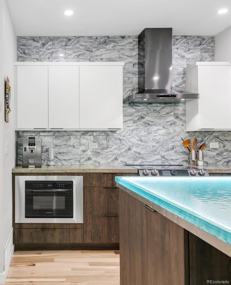 MLS Image #2 for 3295  blake street,denver, Colorado