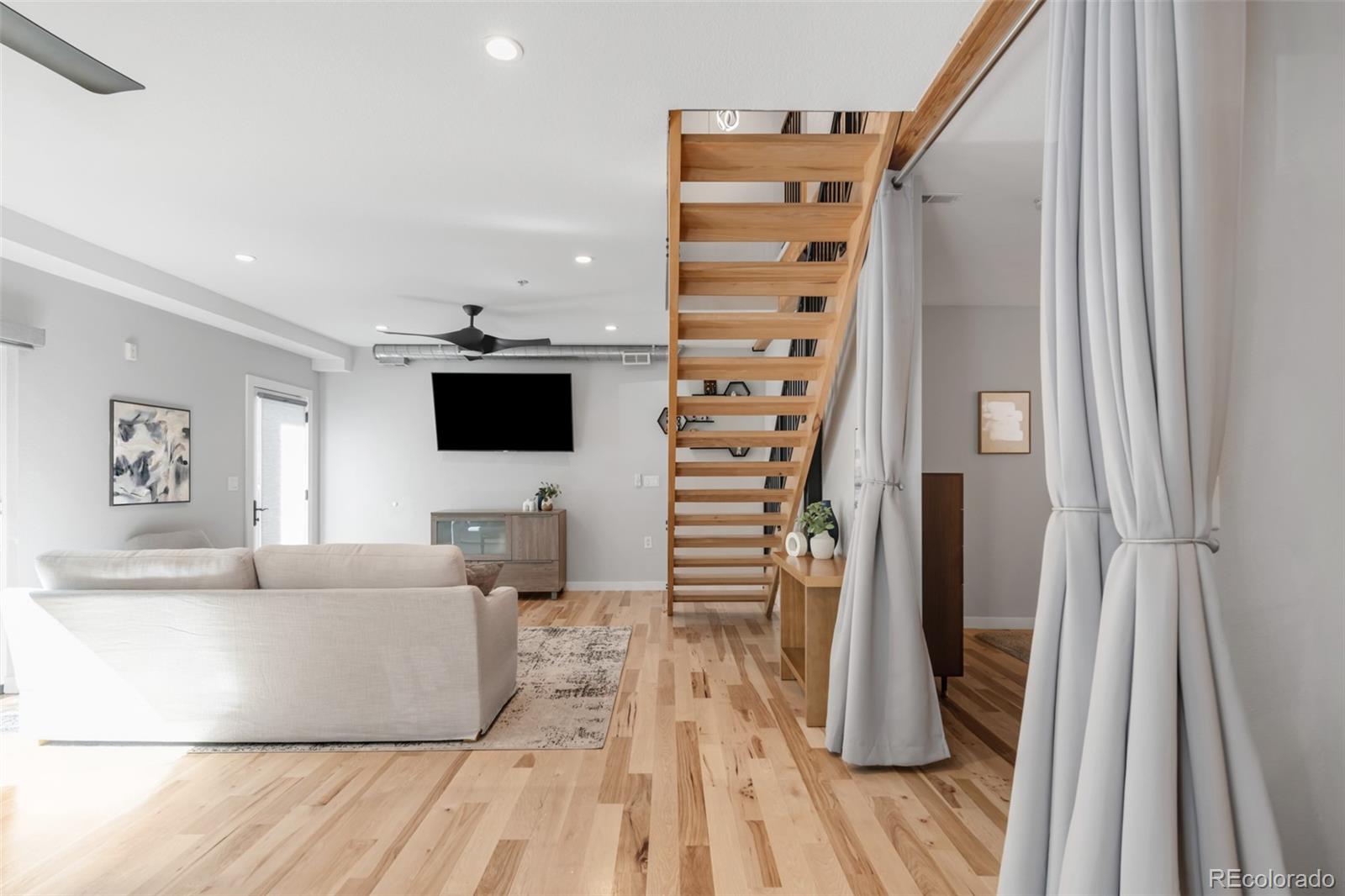 MLS Image #29 for 3295  blake street,denver, Colorado