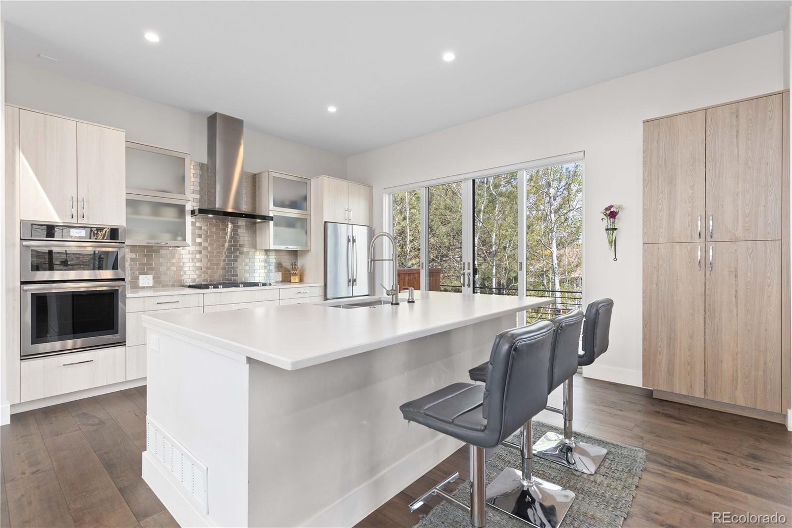 MLS Image #12 for 942 s fulton street,denver, Colorado