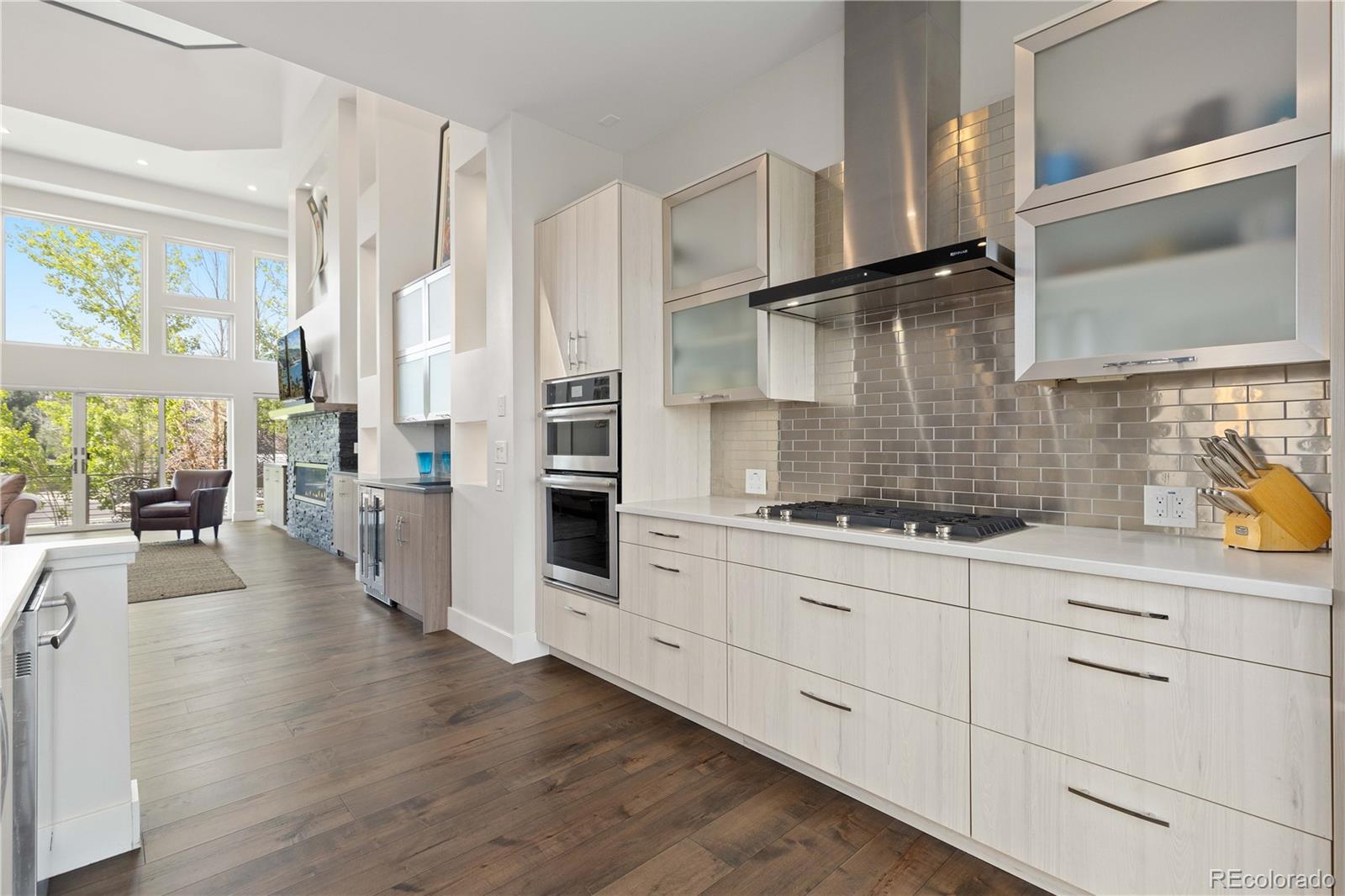 MLS Image #14 for 942 s fulton street,denver, Colorado