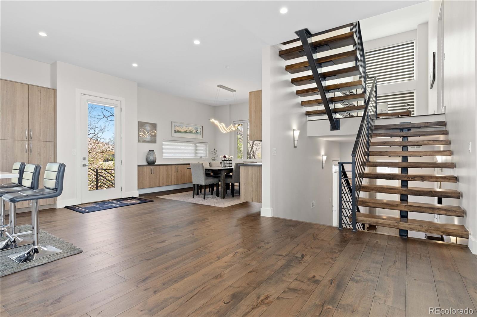 MLS Image #16 for 942 s fulton street,denver, Colorado