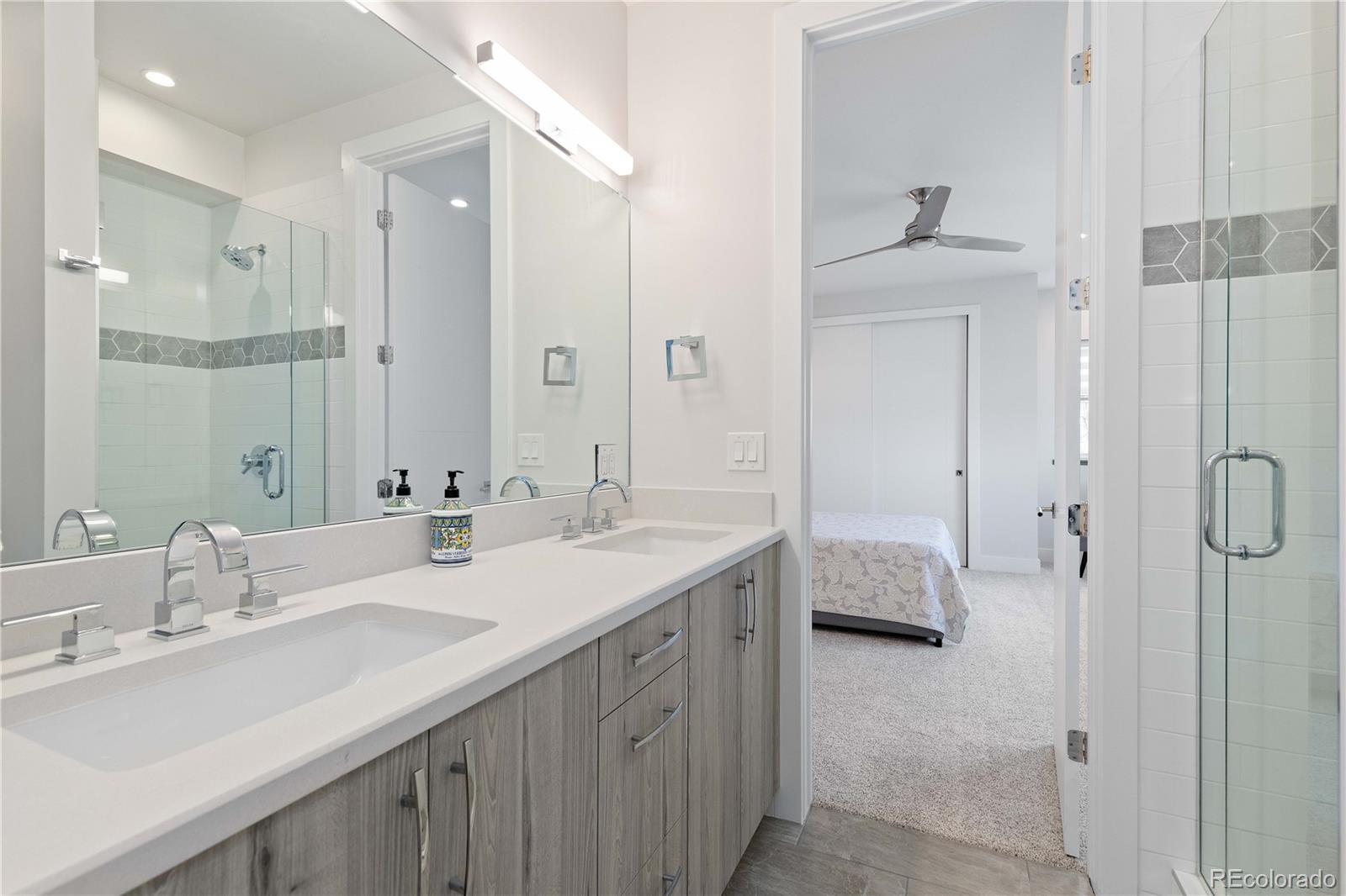 MLS Image #26 for 942 s fulton street,denver, Colorado
