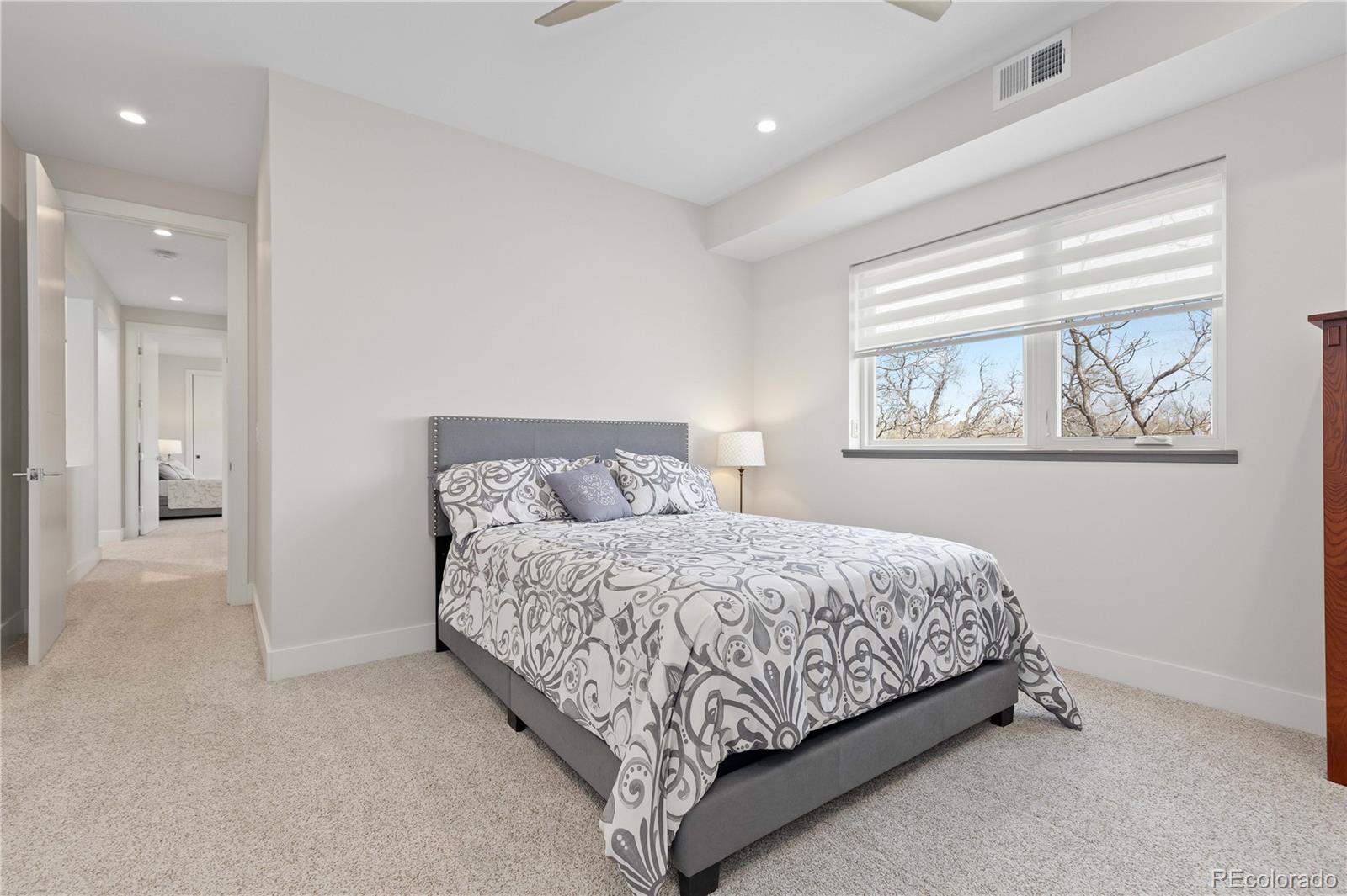 MLS Image #28 for 942 s fulton street,denver, Colorado