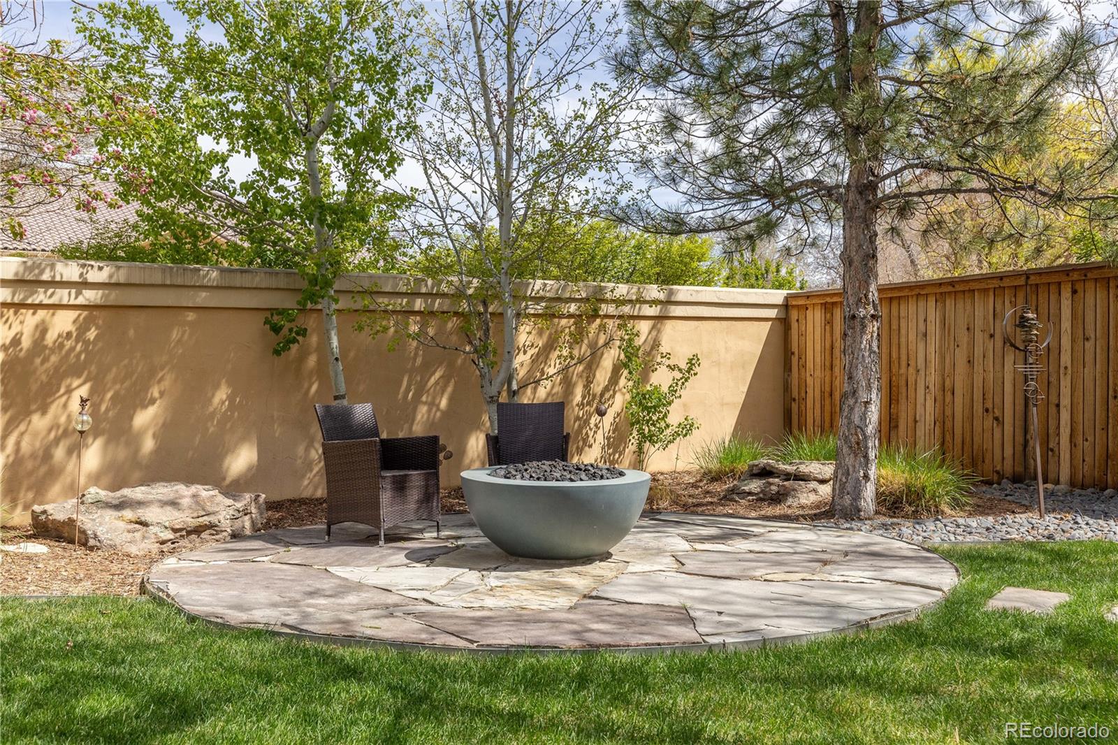 MLS Image #41 for 942 s fulton street,denver, Colorado