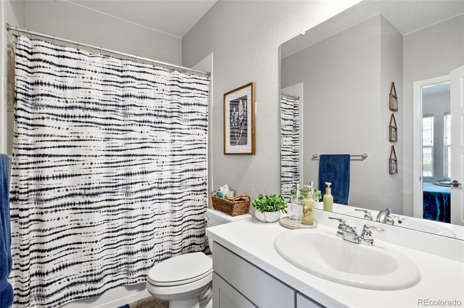 MLS Image #9 for 27857 e 8th avenue,aurora, Colorado