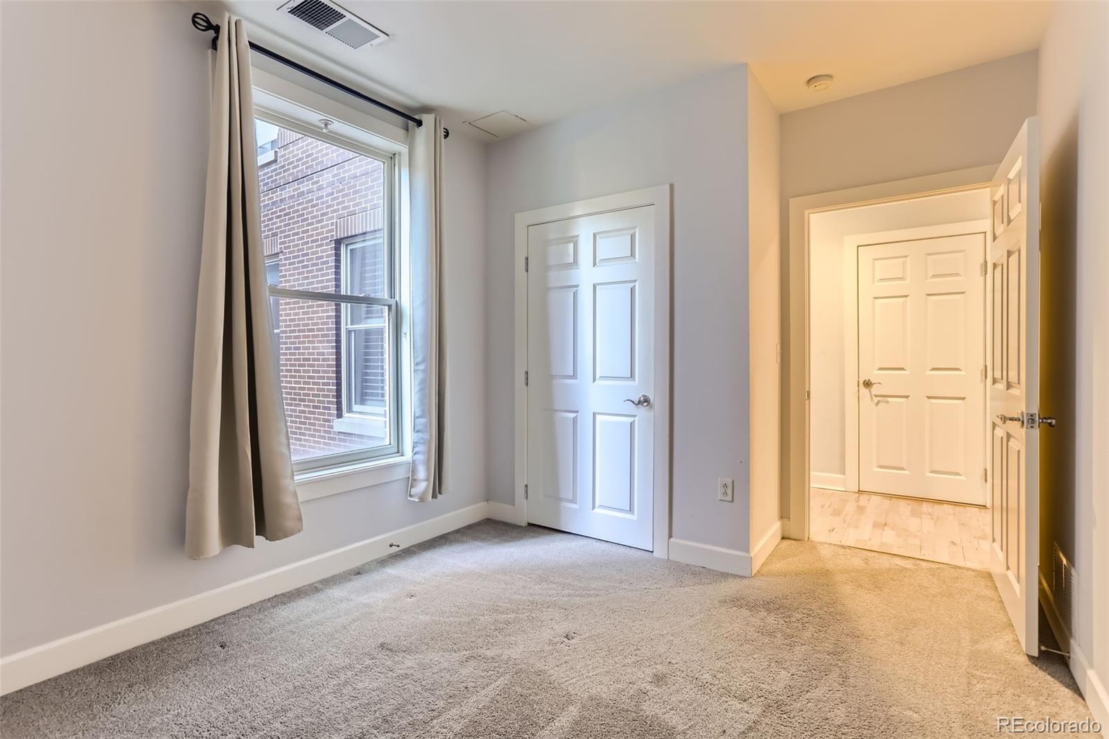 MLS Image #8 for 1630 n clarkson street,denver, Colorado