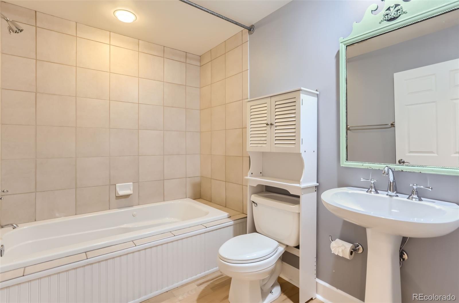 MLS Image #9 for 1630 n clarkson street,denver, Colorado