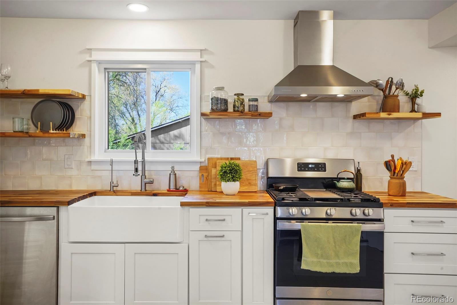 MLS Image #11 for 3330  simmelink loop,colorado springs, Colorado
