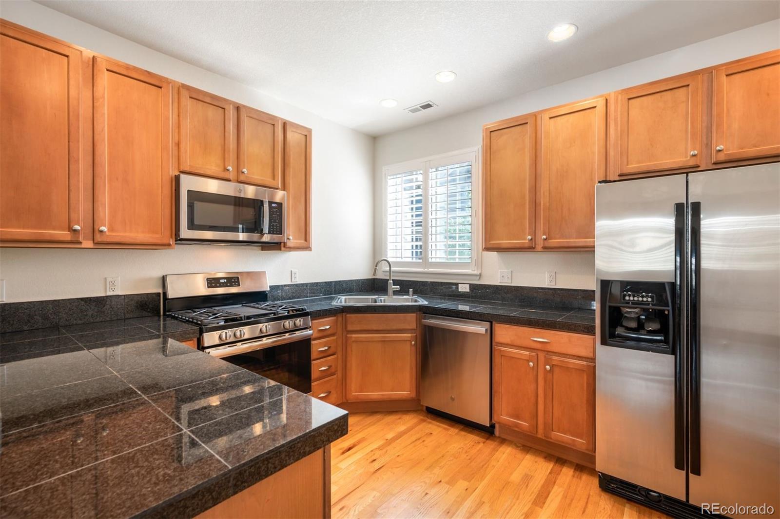 MLS Image #10 for 767  roslyn street,denver, Colorado
