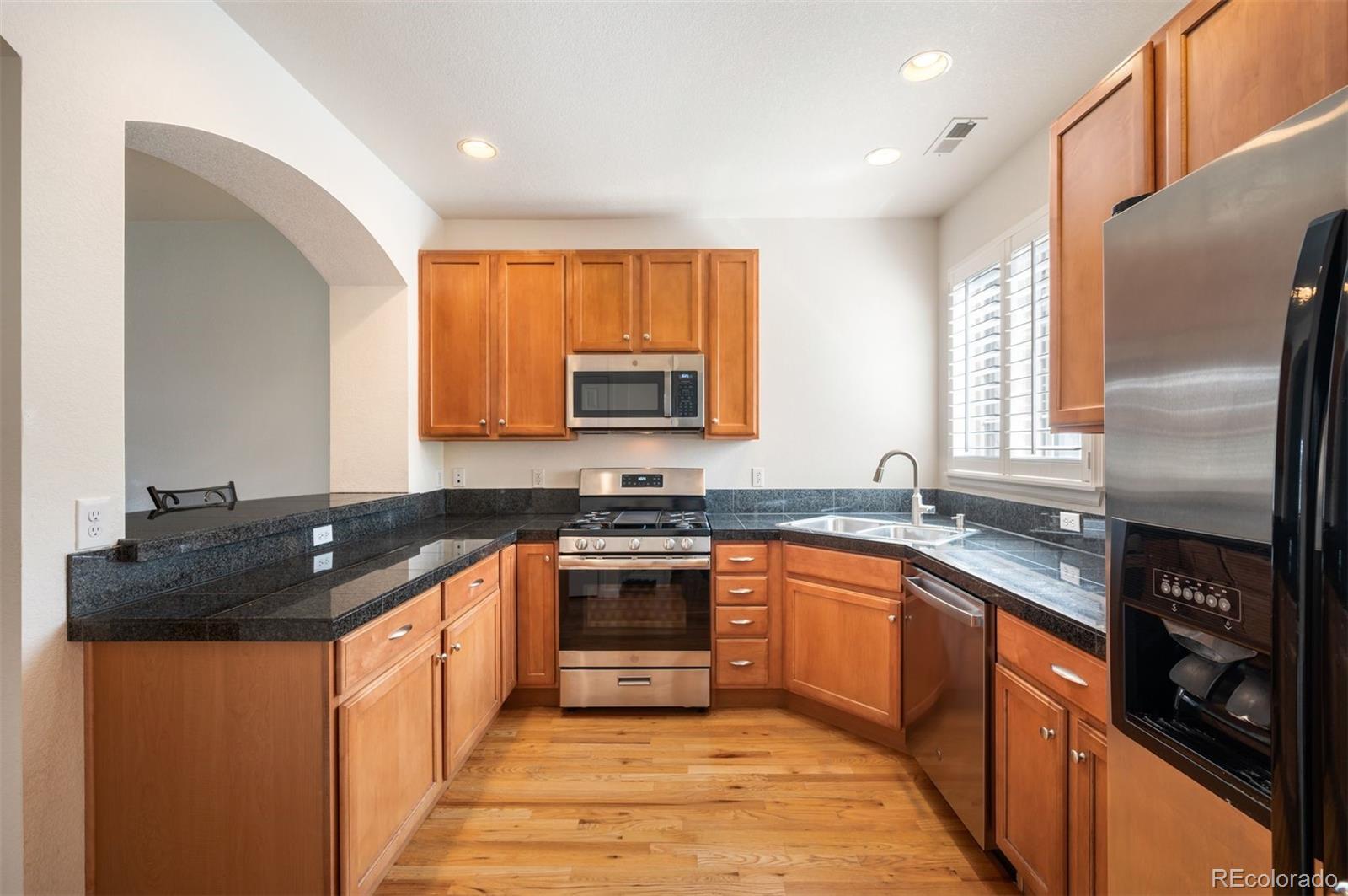 MLS Image #11 for 767  roslyn street,denver, Colorado