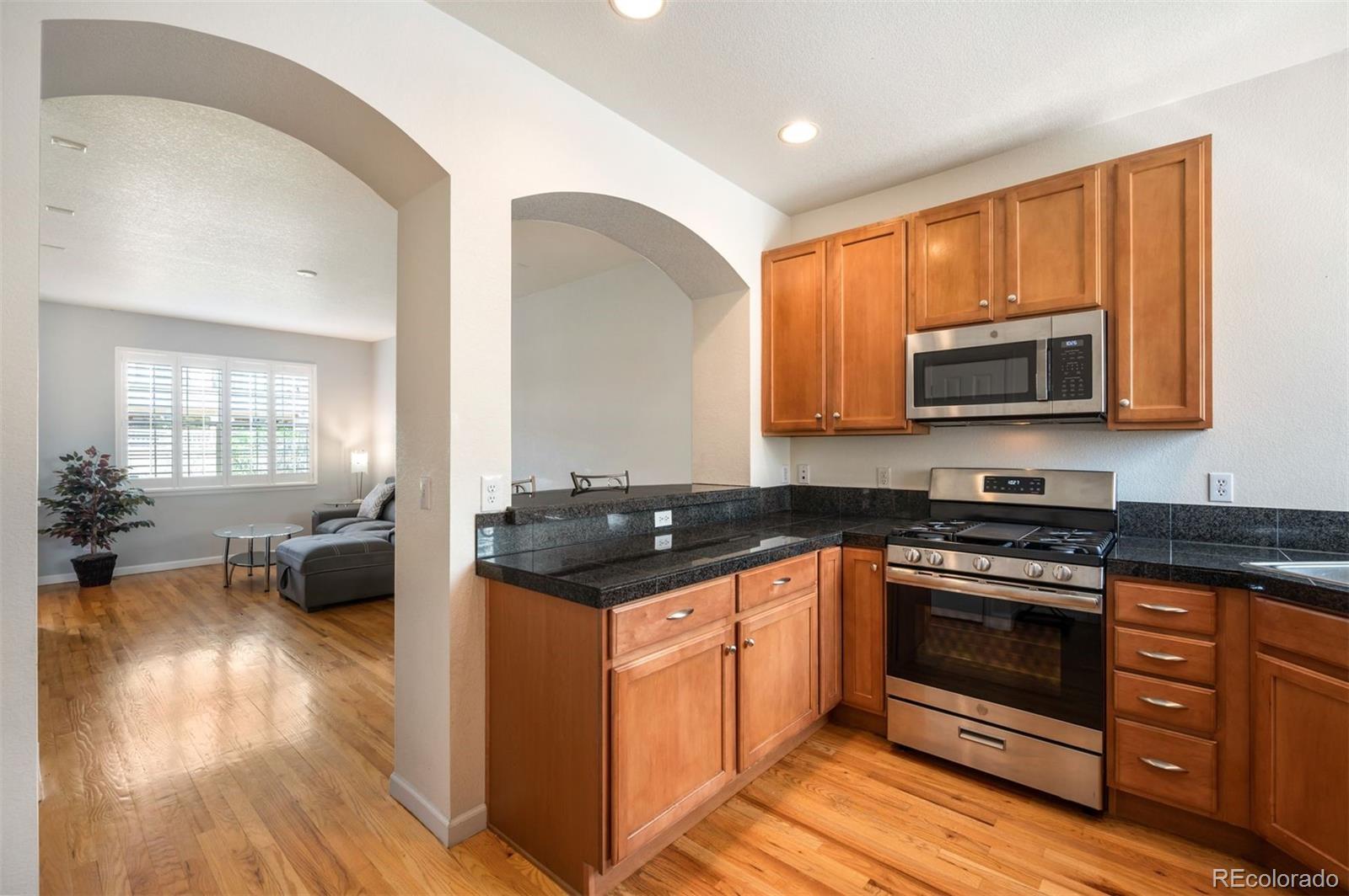 MLS Image #8 for 767  roslyn street,denver, Colorado