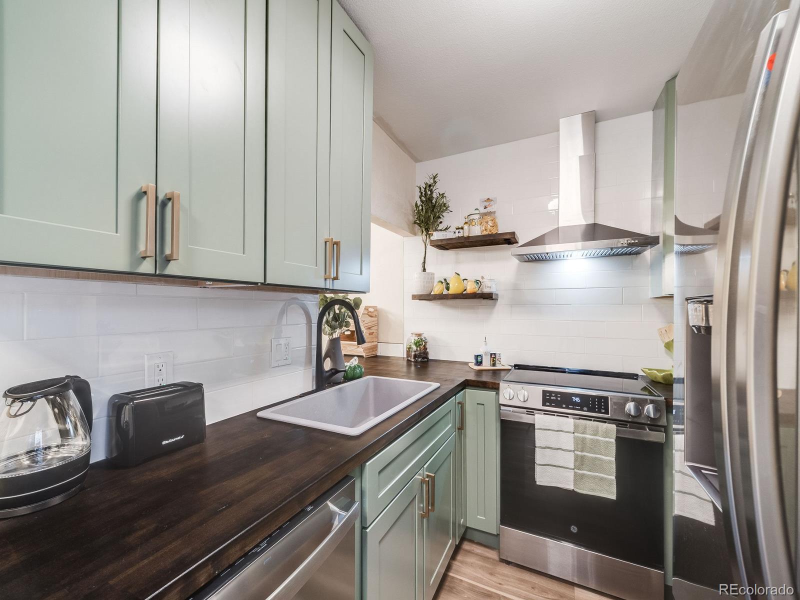 MLS Image #10 for 1103 s monaco parkway ,denver, Colorado