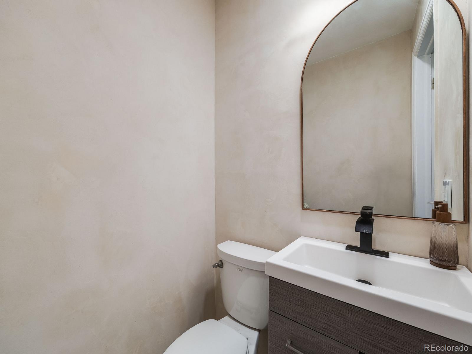 MLS Image #13 for 1103 s monaco parkway ,denver, Colorado