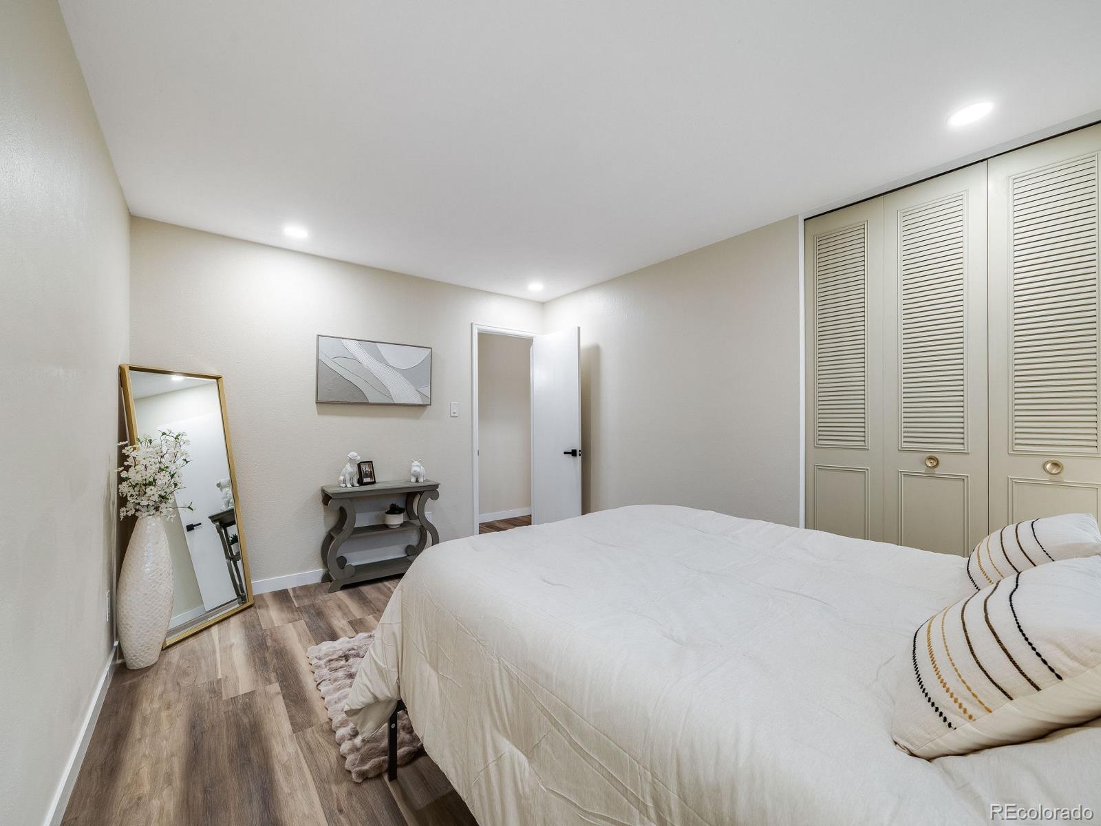MLS Image #21 for 1103 s monaco parkway ,denver, Colorado