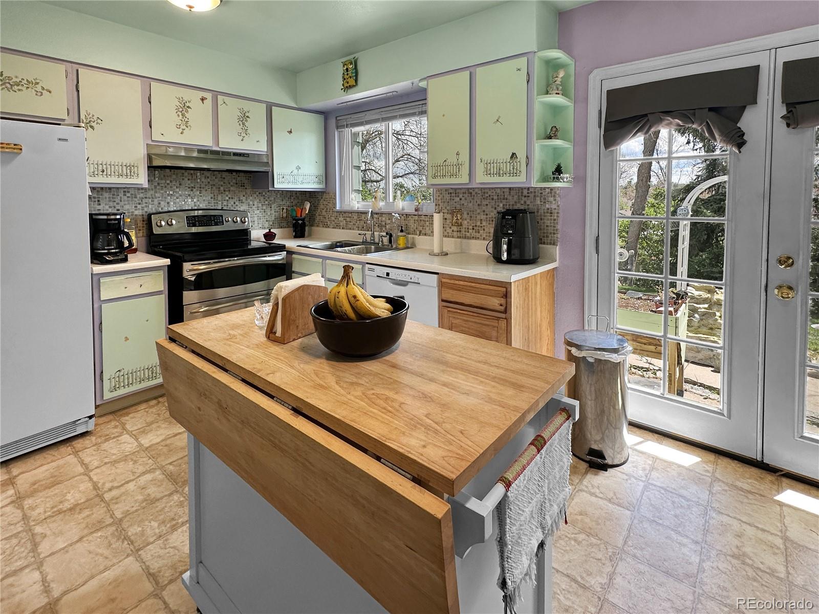 MLS Image #8 for 12622 w radcliff avenue,morrison, Colorado