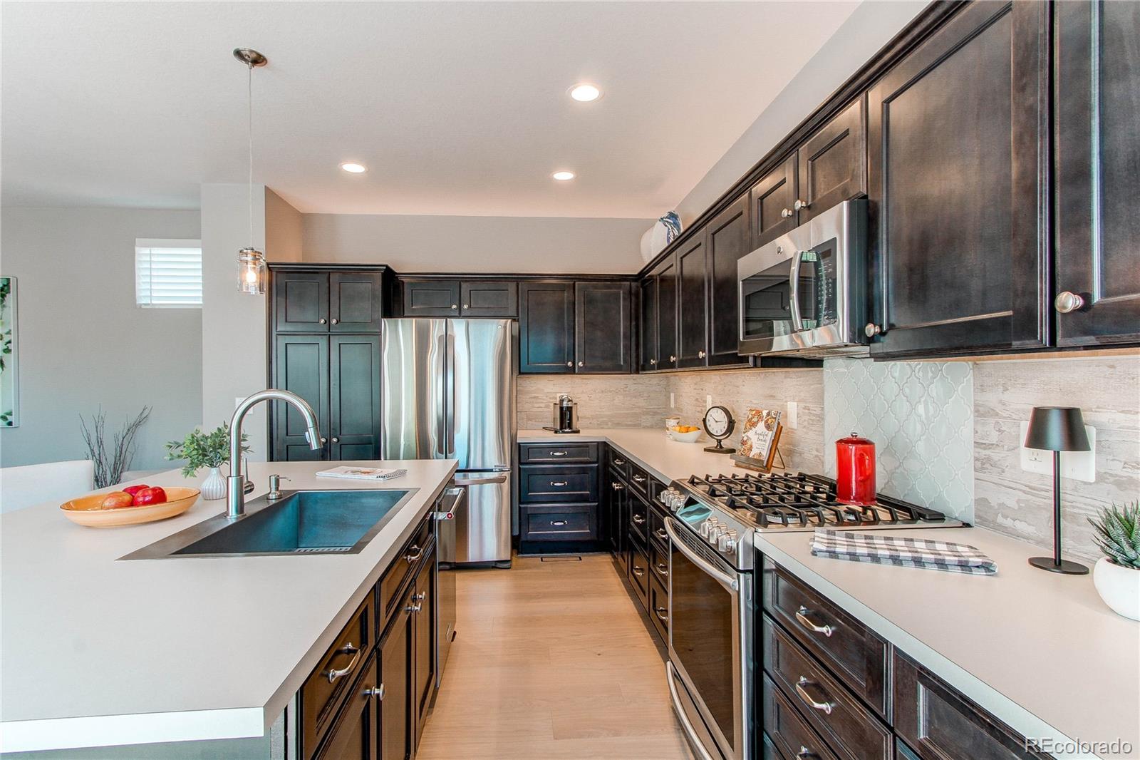 MLS Image #14 for 10152  southlawn circle,commerce city, Colorado