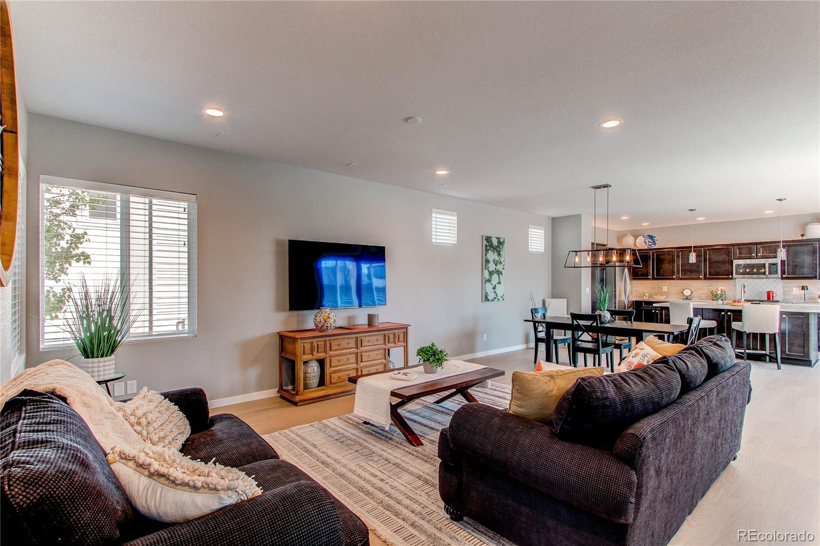 MLS Image #5 for 10152  southlawn circle,commerce city, Colorado